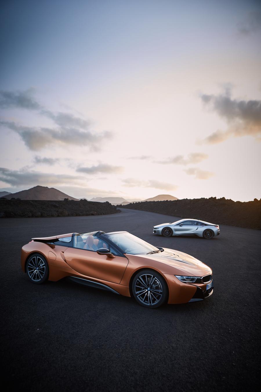  BMW i8 Roadster (I15) 2018 года  (WW) (фото 11 из 198)